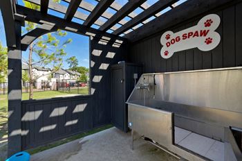 Dog park & pet spaw